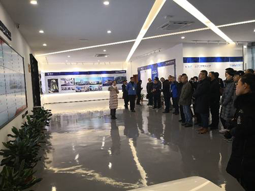 寧波高質(zhì)量發(fā)展研討會大連理工大學(xué)2018創(chuàng)新創(chuàng)業(yè)寧波行團(tuán)隊(duì)來我司產(chǎn)業(yè)園參觀