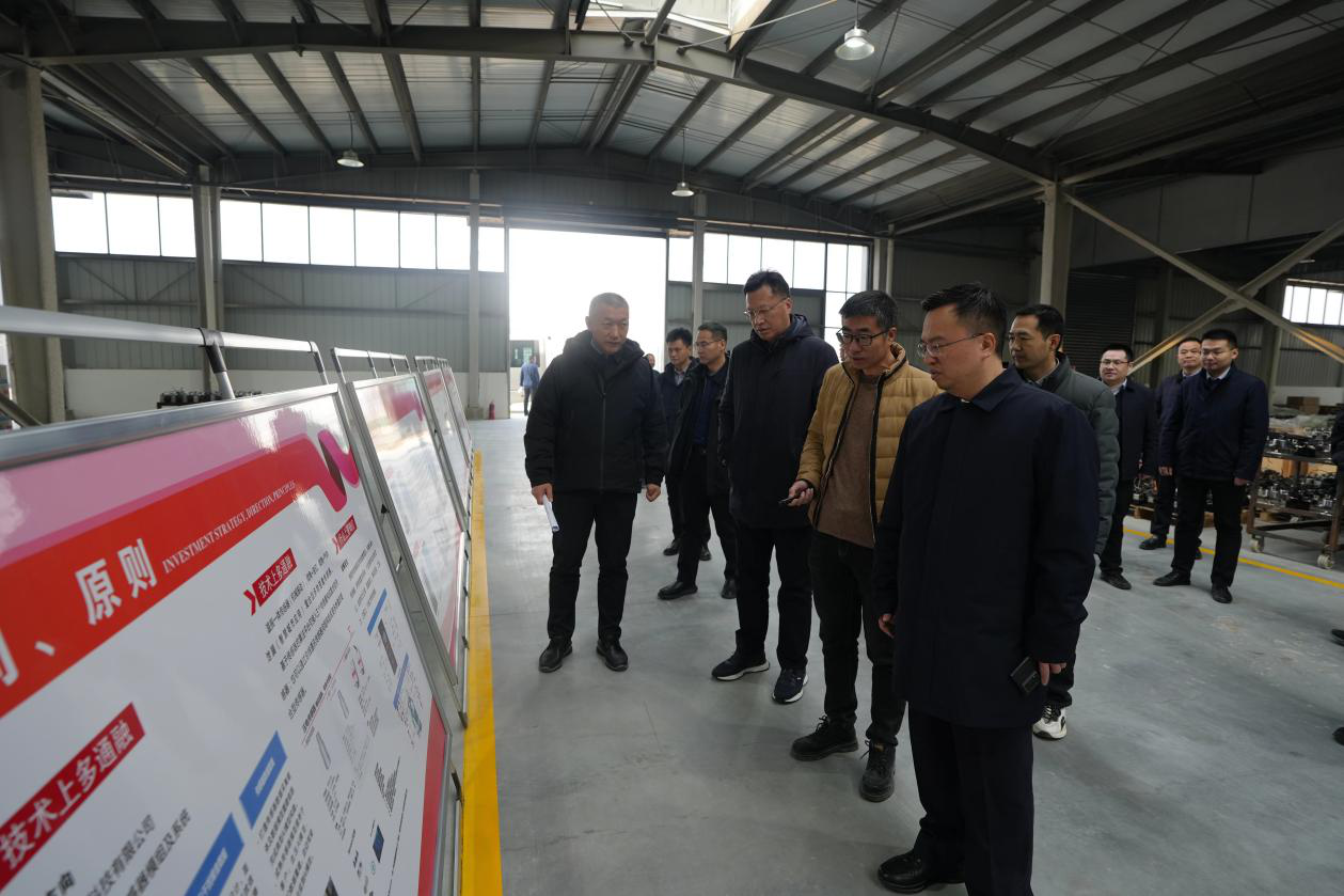 鄭州航空港區(qū)黨工委副書記、管委會(huì)主任田海濤一行蒞臨鄭州柯力產(chǎn)業(yè)園參觀調(diào)研